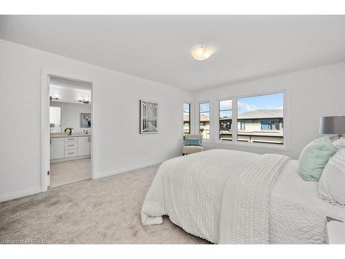 48-4552 Portage Road, Niagara Falls, ON - Indoor Photo Showing Bedroom