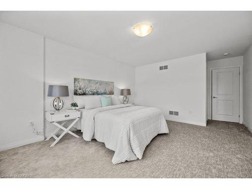 48-4552 Portage Road, Niagara Falls, ON - Indoor Photo Showing Bedroom