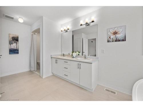 48-4552 Portage Road, Niagara Falls, ON - Indoor Photo Showing Bathroom