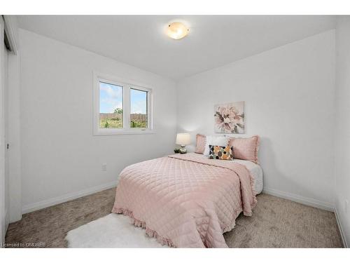 48-4552 Portage Road, Niagara Falls, ON - Indoor Photo Showing Bedroom