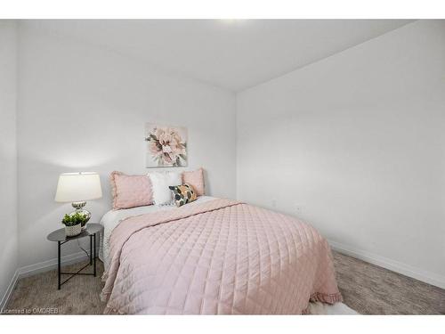 48-4552 Portage Road, Niagara Falls, ON - Indoor Photo Showing Bedroom