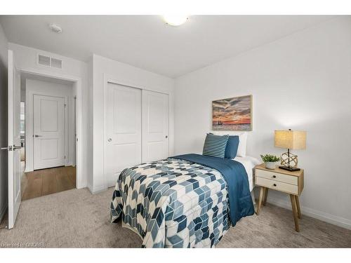 48-4552 Portage Road, Niagara Falls, ON - Indoor Photo Showing Bedroom