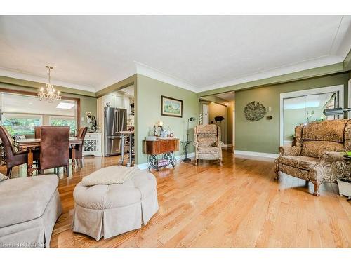 2299 Fassel Avenue, Burlington, ON - Indoor Photo Showing Living Room