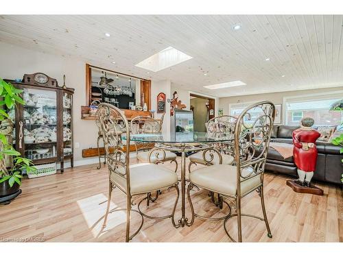 2299 Fassel Avenue, Burlington, ON - Indoor Photo Showing Dining Room