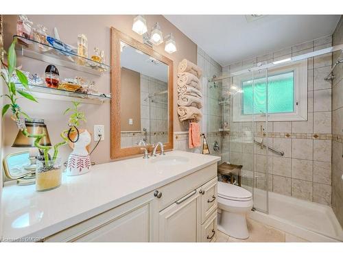 2299 Fassel Avenue, Burlington, ON - Indoor Photo Showing Bathroom