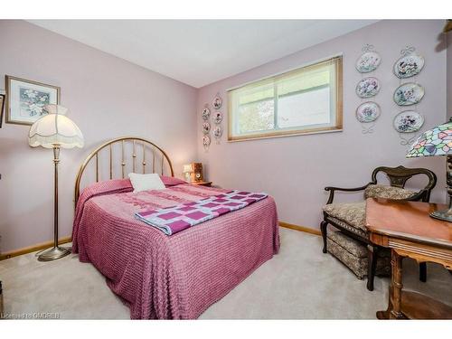 2299 Fassel Avenue, Burlington, ON - Indoor Photo Showing Bedroom