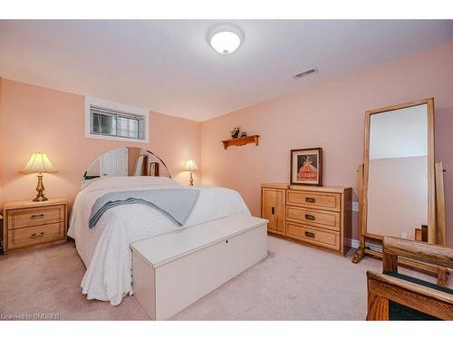 2299 Fassel Avenue, Burlington, ON - Indoor Photo Showing Bedroom