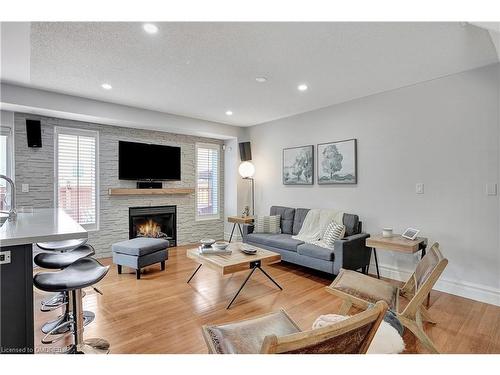 4223 Cole Crescent, Burlington, ON - Indoor Photo Showing Living Room With Fireplace