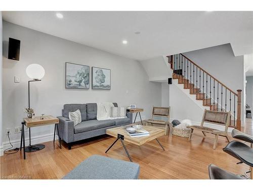 4223 Cole Crescent, Burlington, ON - Indoor Photo Showing Living Room