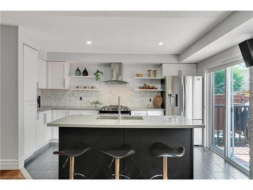 4223 Cole Crescent, Burlington, ON - Indoor Photo Showing Kitchen With Upgraded Kitchen