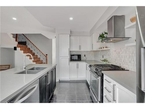 4223 Cole Crescent, Burlington, ON - Indoor Photo Showing Kitchen With Stainless Steel Kitchen With Double Sink With Upgraded Kitchen