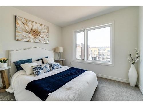 110-36 Dryden Lane, Hamilton, ON - Indoor Photo Showing Bedroom