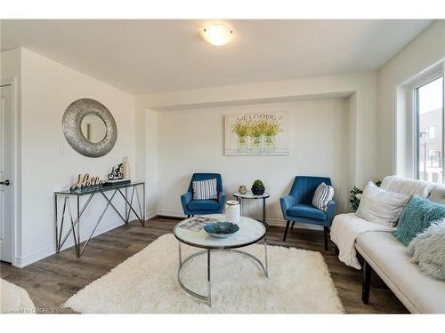 110-36 Dryden Lane, Hamilton, ON - Indoor Photo Showing Living Room