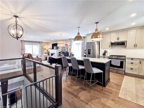 41 Waterloo Street, Elora, ON - Indoor Photo Showing Kitchen With Upgraded Kitchen