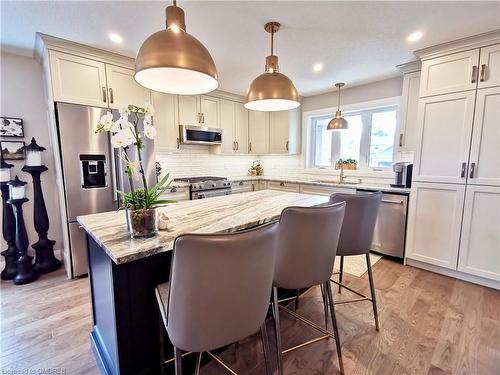 41 Waterloo Street, Elora, ON - Indoor Photo Showing Kitchen With Upgraded Kitchen