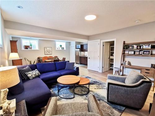 41 Waterloo Street, Elora, ON - Indoor Photo Showing Living Room