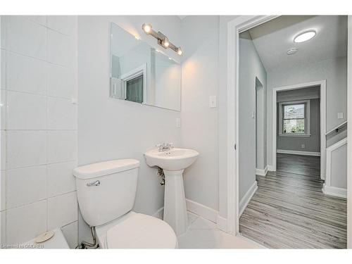 152 West 19Th Street, Hamilton, ON - Indoor Photo Showing Bathroom