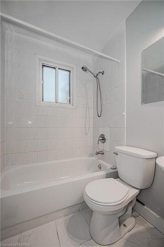 152 West 19Th Street, Hamilton, ON - Indoor Photo Showing Bathroom