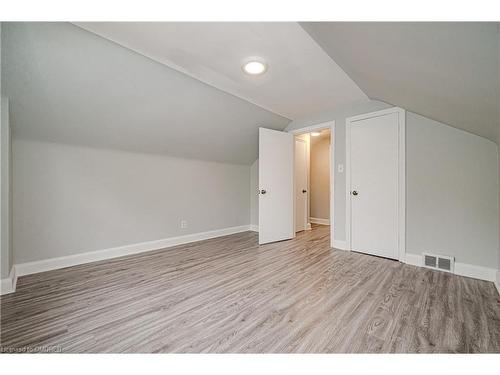 152 West 19Th Street, Hamilton, ON - Indoor Photo Showing Other Room