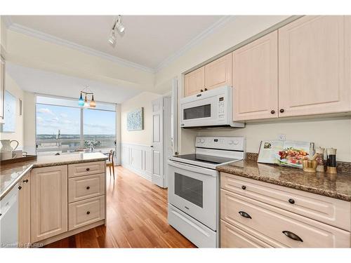 2002-2180 Marine Drive, Oakville, ON - Indoor Photo Showing Kitchen