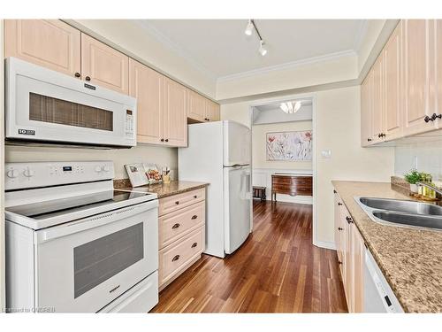 2002-2180 Marine Drive, Oakville, ON - Indoor Photo Showing Kitchen With Double Sink