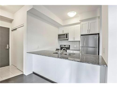 103-2393 Bronte Road Road, Oakville, ON - Indoor Photo Showing Kitchen With Stainless Steel Kitchen With Double Sink With Upgraded Kitchen