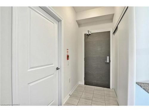 103-2393 Bronte Road Road, Oakville, ON - Indoor Photo Showing Other Room