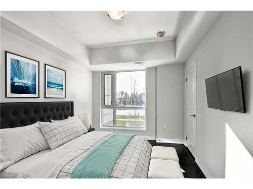 103-2393 Bronte Road Road, Oakville, ON - Indoor Photo Showing Bedroom