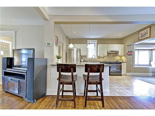 151 Cavell Avenue, Hamilton, ON - Indoor Photo Showing Kitchen