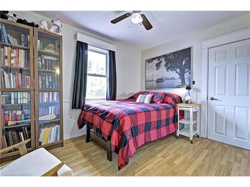 151 Cavell Avenue, Hamilton, ON - Indoor Photo Showing Bedroom