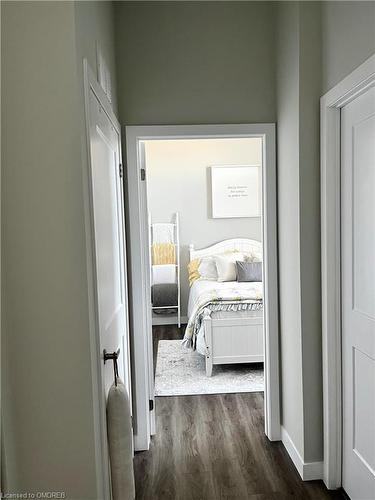 402-15 Queen Street S, Hamilton, ON - Indoor Photo Showing Bedroom