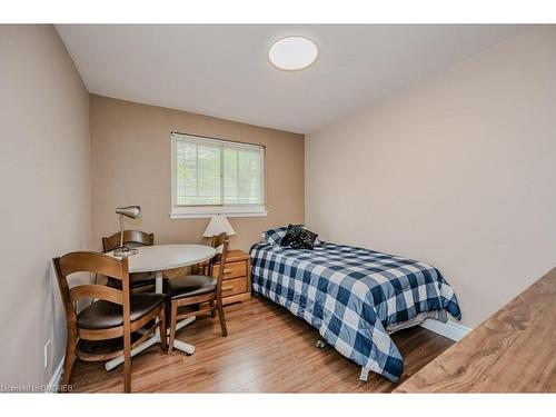 367 Yale Crescent, Oakville, ON - Indoor Photo Showing Bedroom