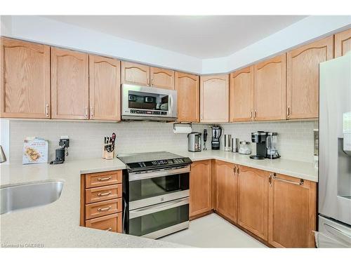 13 Legend Lane, Brampton, ON - Indoor Photo Showing Kitchen