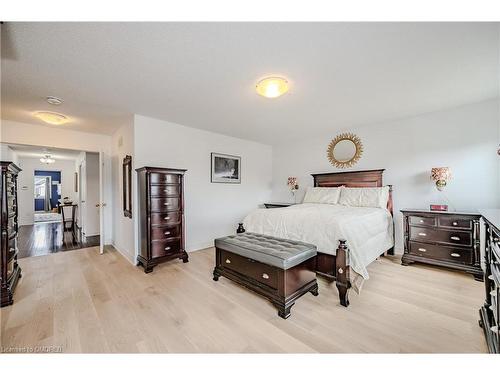 13 Legend Lane, Brampton, ON - Indoor Photo Showing Bedroom