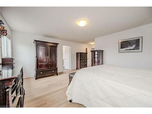 13 Legend Lane, Brampton, ON - Indoor Photo Showing Bedroom