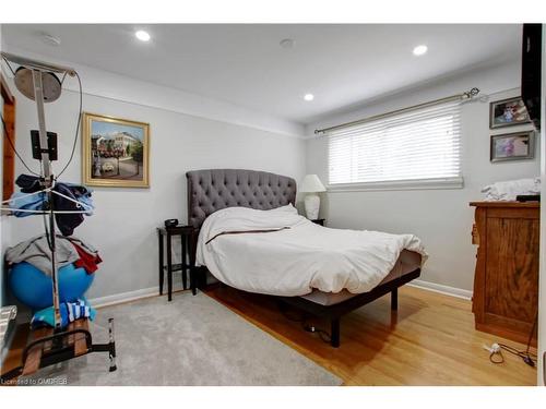 410 Samford Place, Oakville, ON - Indoor Photo Showing Bedroom