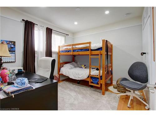 410 Samford Place, Oakville, ON - Indoor Photo Showing Bedroom