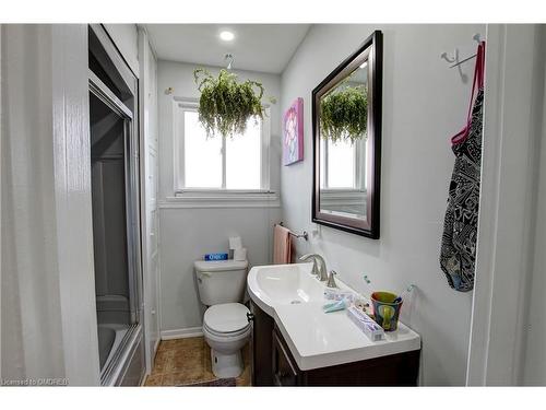 410 Samford Place, Oakville, ON - Indoor Photo Showing Bathroom