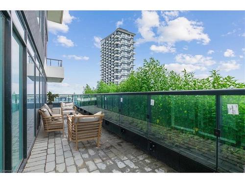 503-2481 Taunton Road, Oakville, ON - Outdoor