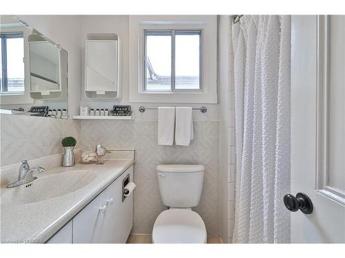 140 West Lodge Avenue, Toronto, ON - Indoor Photo Showing Bathroom