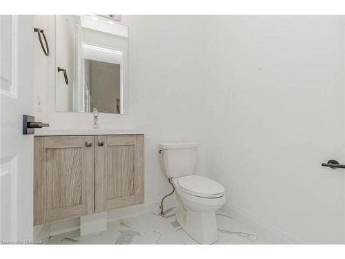 1-242 Mount Pleasant Street, Brantford, ON - Indoor Photo Showing Bathroom