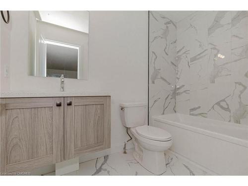 1-242 Mount Pleasant Street, Brantford, ON - Indoor Photo Showing Bathroom