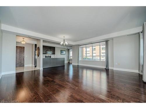 504-2470 Prince Michael Drive, Oakville, ON - Indoor Photo Showing Living Room