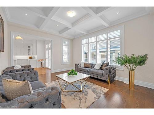 3298 Rattlesnake Path, Oakville, ON - Indoor Photo Showing Living Room