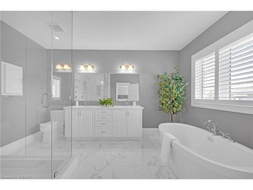 3298 Rattlesnake Path, Oakville, ON - Indoor Photo Showing Bathroom