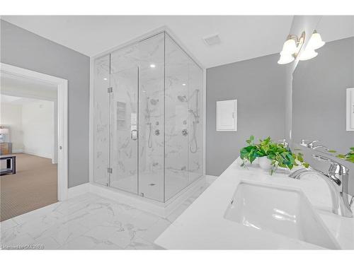 3298 Rattlesnake Path, Oakville, ON - Indoor Photo Showing Bathroom