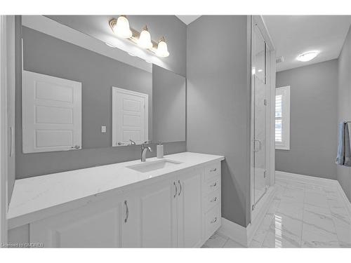 3298 Rattlesnake Path, Oakville, ON - Indoor Photo Showing Bathroom