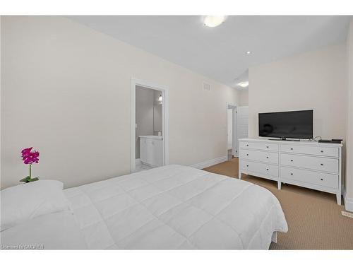 3298 Rattlesnake Path, Oakville, ON - Indoor Photo Showing Bedroom