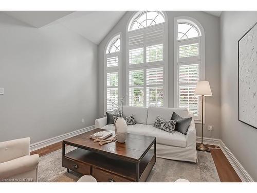 2284 Foxhole Circle, Oakville, ON - Indoor Photo Showing Living Room