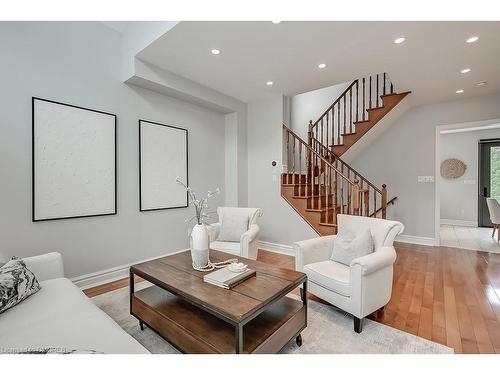 2284 Foxhole Circle, Oakville, ON - Indoor Photo Showing Living Room